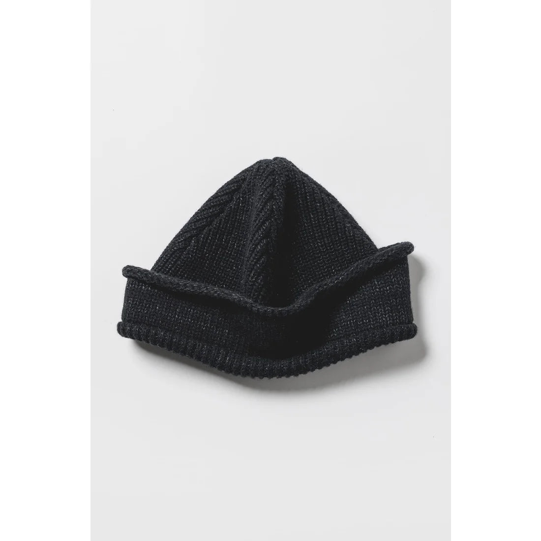 BLACK KNIT BEANIE