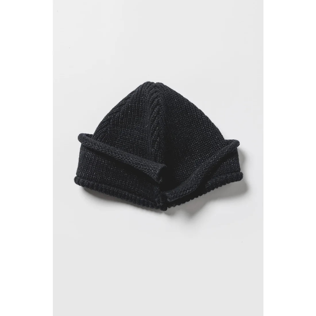 BLACK KNIT BEANIE