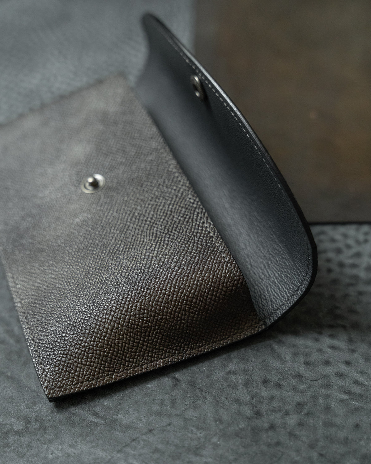 Museum Calf Italian Leather Eyewear Snap Case