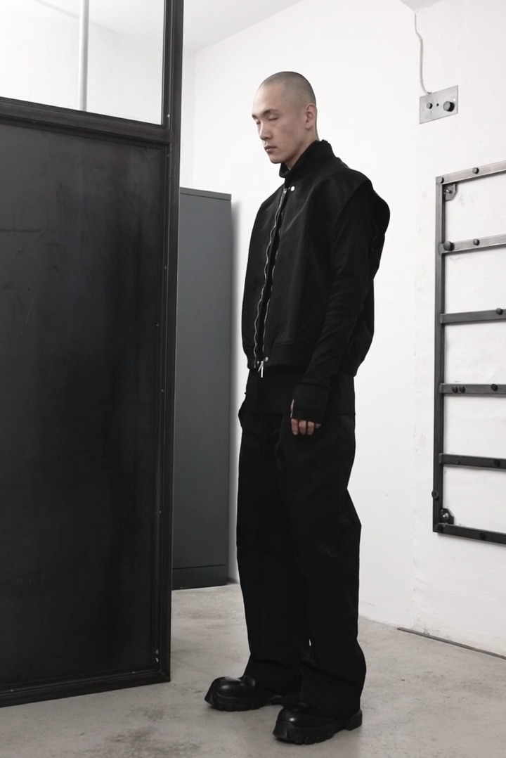 BLACK OVERSIZED VEST MJ90